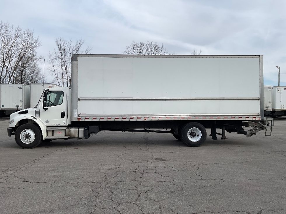 Medium Duty Box Truck-Light and Medium Duty Trucks-Freightliner-2022-M2-Fort Wayne-IN-116,179\n\t\tmiles-$ 75,250 - Image 4