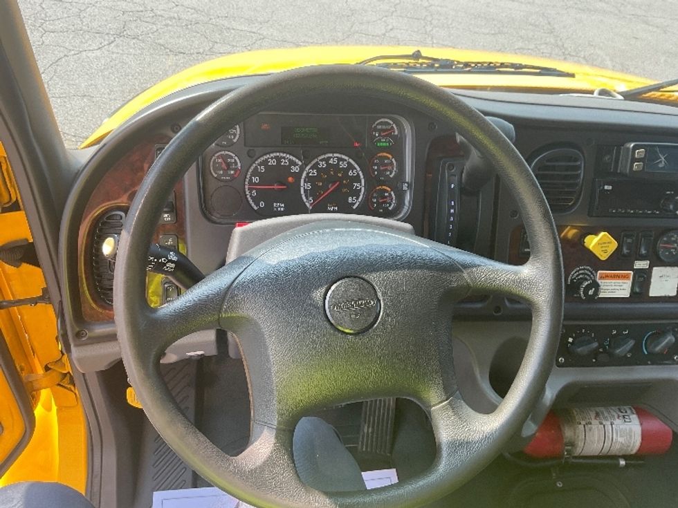 Medium Duty Box Truck-Light and Medium Duty Trucks-Freightliner-2022-M2-Fort Wayne-IN-158,176\n\t\tmiles-$ 63,750 - Image 18