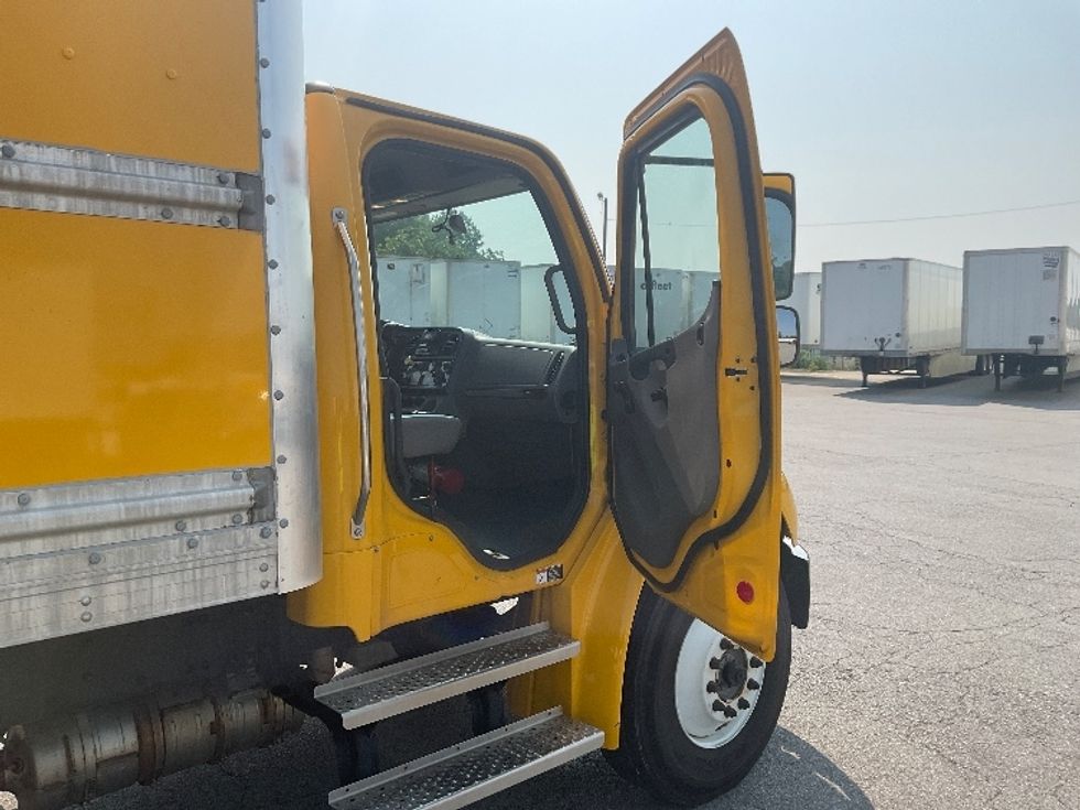 Medium Duty Box Truck-Light and Medium Duty Trucks-Freightliner-2022-M2-Fort Wayne-IN-158,176\n\t\tmiles-$ 63,750 - Image 20