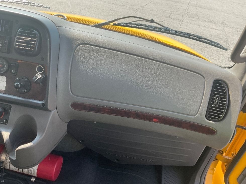 Medium Duty Box Truck-Light and Medium Duty Trucks-Freightliner-2022-M2-Fort Wayne-IN-158,176\n\t\tmiles-$ 63,750 - Image 21