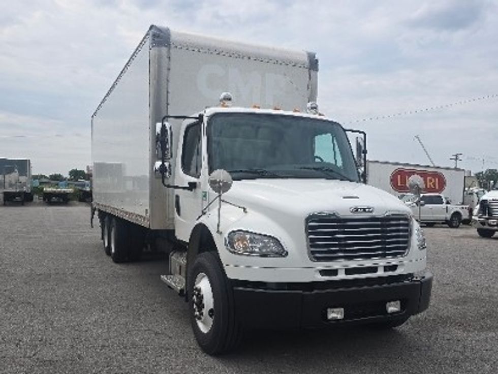 Medium Duty Box Truck-Light and Medium Duty Trucks-Freightliner-2022-M2-Fort Wayne-IN-373,703\n\t\tmiles-$ 38,500 - Image 1