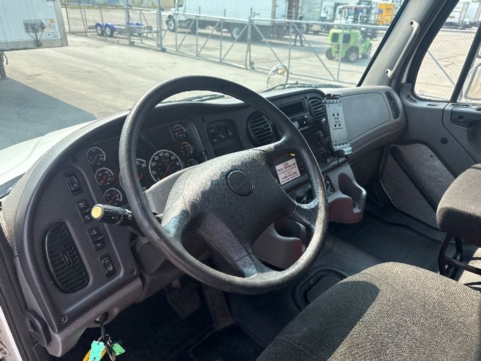 Medium Duty Box Truck-Light and Medium Duty Trucks-Freightliner-2022-M2-Fort Wayne-IN-373,703\n\t\tmiles-$ 38,500 - Image 17
