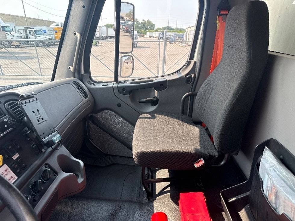 Medium Duty Box Truck-Light and Medium Duty Trucks-Freightliner-2022-M2-Fort Wayne-IN-373,703\n\t\tmiles-$ 38,500 - Image 19