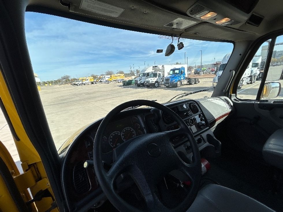 Medium Duty Box Truck-Light and Medium Duty Trucks-Freightliner-2022-M2-Fort Worth-TX-137,845\n\t\tmiles-$ 70,250 - Image 18