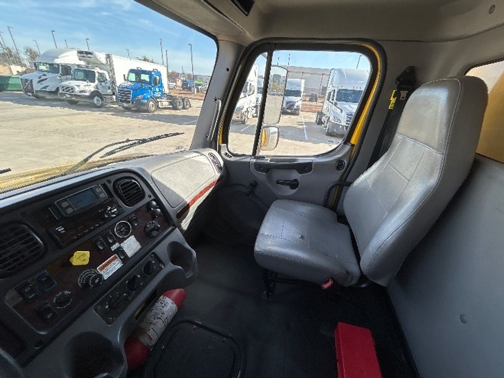 Medium Duty Box Truck-Light and Medium Duty Trucks-Freightliner-2022-M2-Fort Worth-TX-137,845\n\t\tmiles-$ 70,250 - Image 19