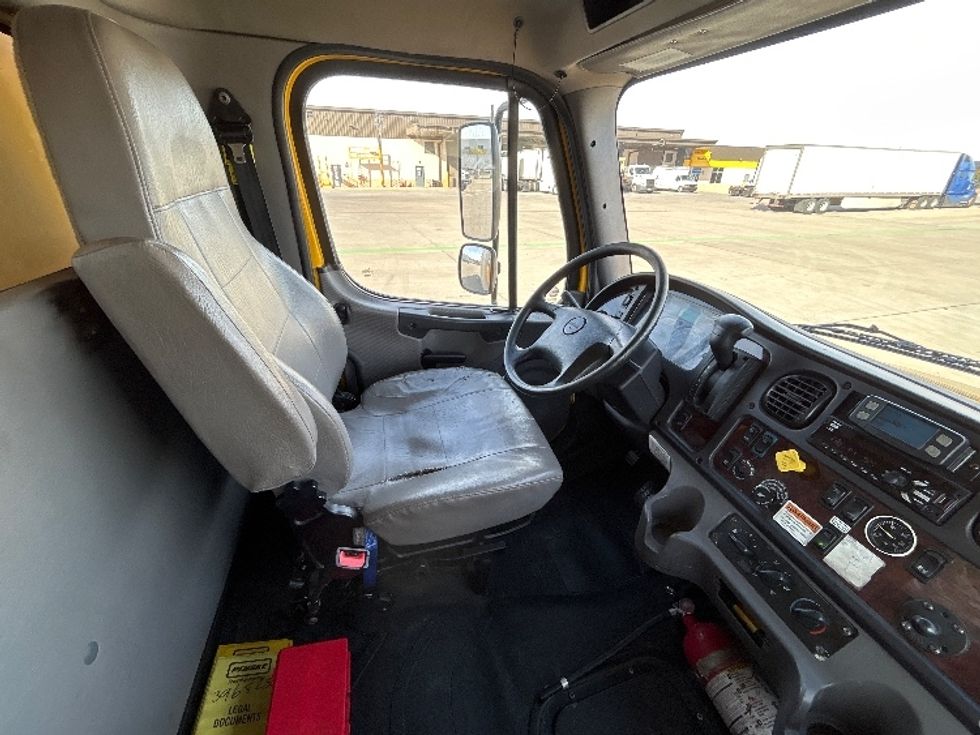 Medium Duty Box Truck-Light and Medium Duty Trucks-Freightliner-2022-M2-Fort Worth-TX-137,845\n\t\tmiles-$ 70,250 - Image 22