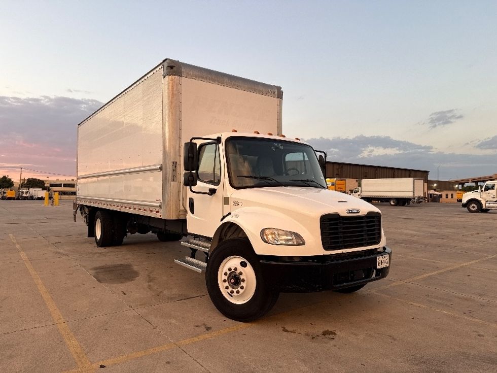 Medium Duty Box Truck-Light and Medium Duty Trucks-Freightliner-2022-M2-Fort Worth-TX-170,251\n\t\tmiles-$ 65,750 - Image 1