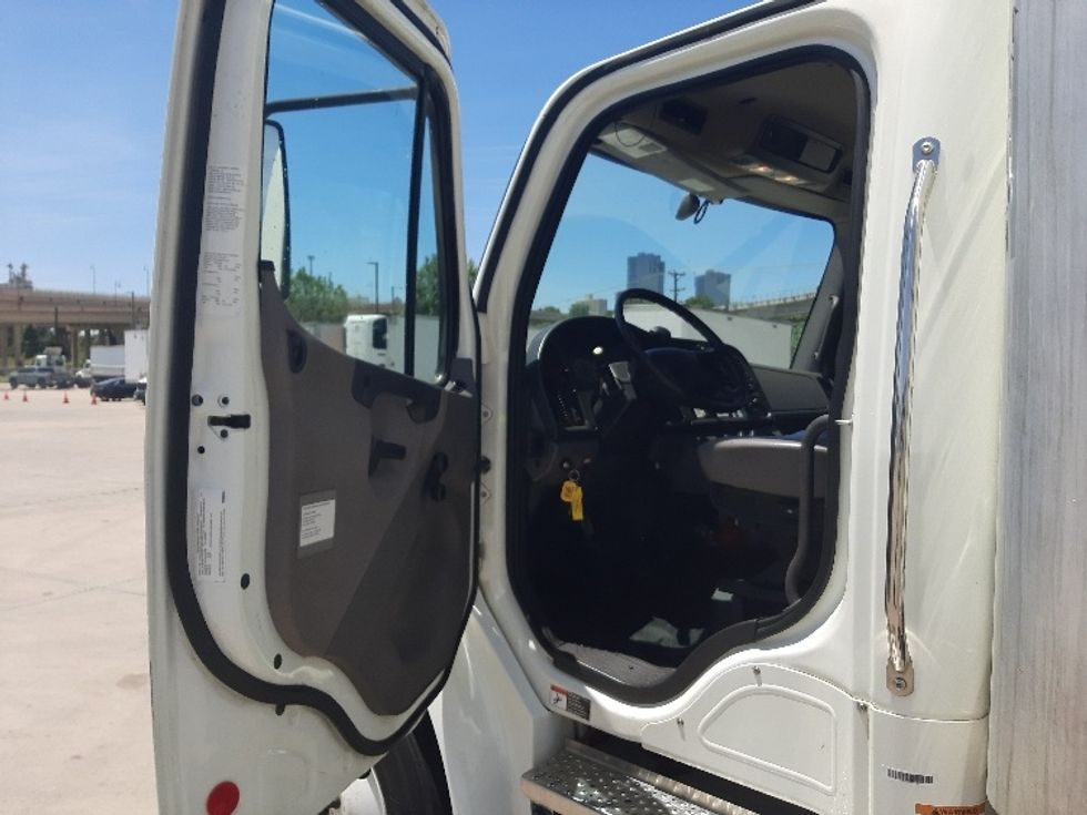 Medium Duty Box Truck-Light and Medium Duty Trucks-Freightliner-2022-M2-Fort Worth-TX-195,871\n\t\tmiles-$ 58,250 - Image 16
