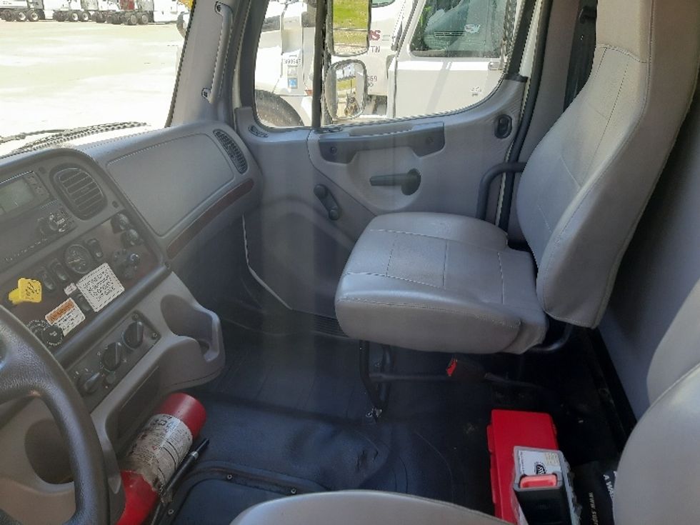 Medium Duty Box Truck-Light and Medium Duty Trucks-Freightliner-2022-M2-Fort Worth-TX-195,871\n\t\tmiles-$ 58,250 - Image 19