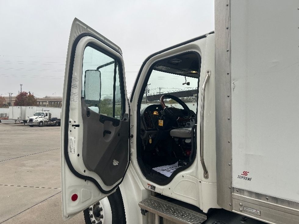 Medium Duty Box Truck-Light and Medium Duty Trucks-Freightliner-2022-M2-Fort Worth-TX-70,940\n\t\tmiles-$ 79,500 - Image 16