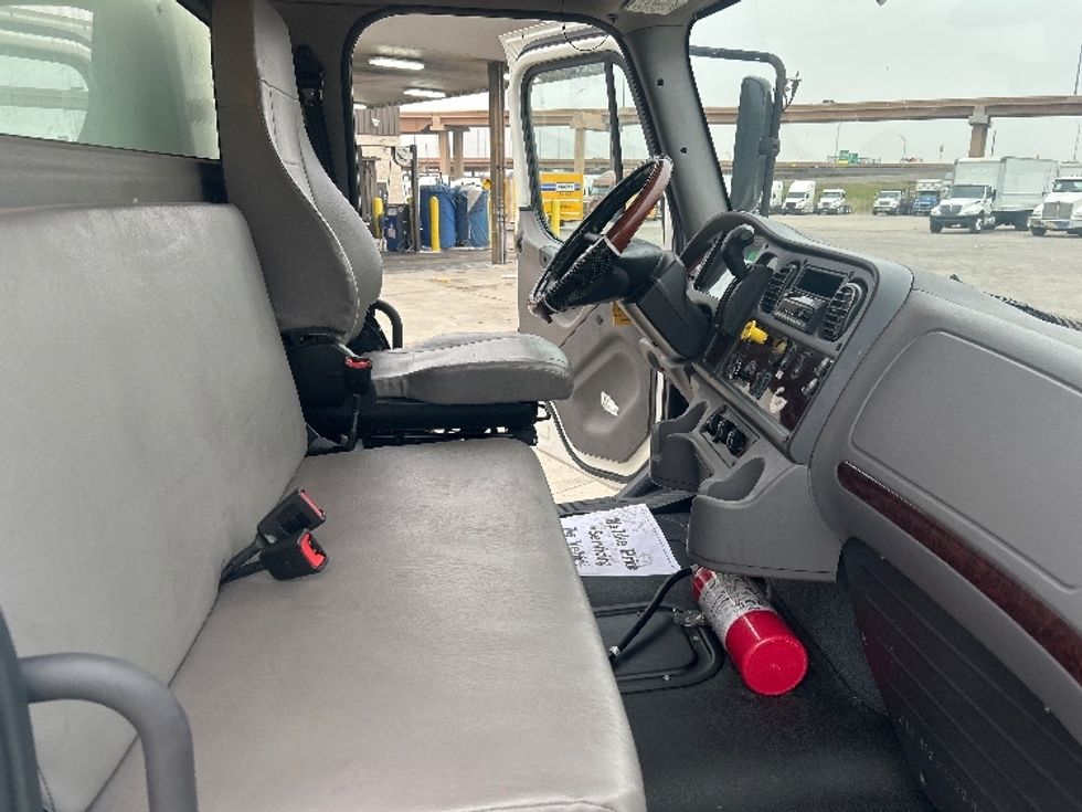 Medium Duty Box Truck-Light and Medium Duty Trucks-Freightliner-2022-M2-Fort Worth-TX-70,940\n\t\tmiles-$ 79,500 - Image 22