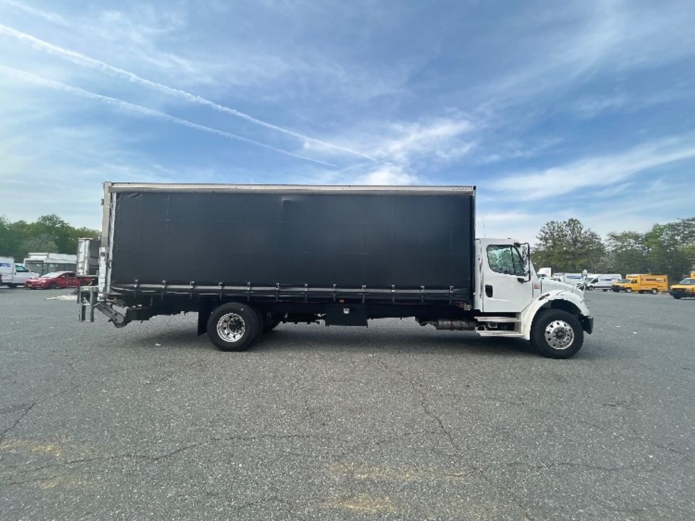 2022 Freightliner M2 106 Medium Duty photo 13