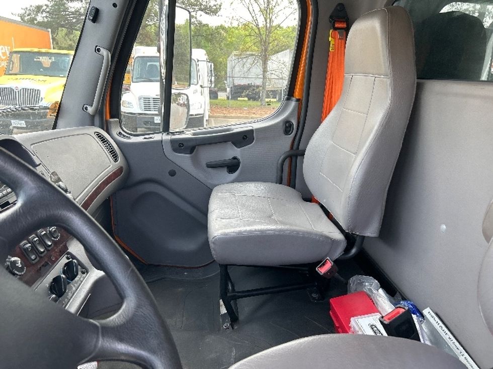 2022 Freightliner M2 106 Medium Duty photo 14