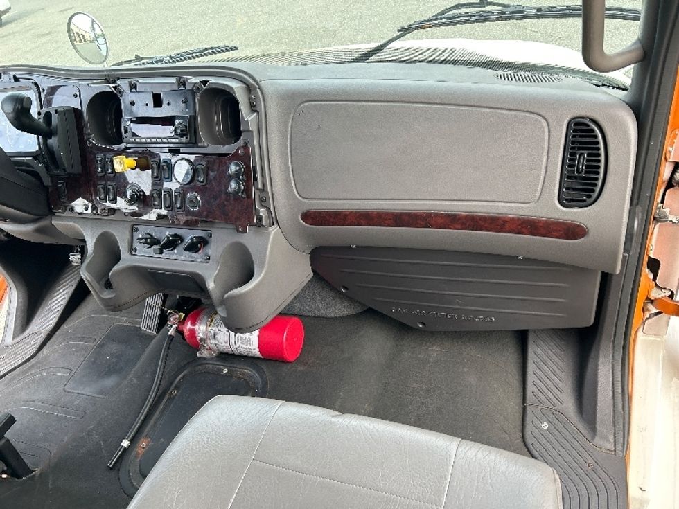 2022 Freightliner M2 106 Medium Duty photo 18