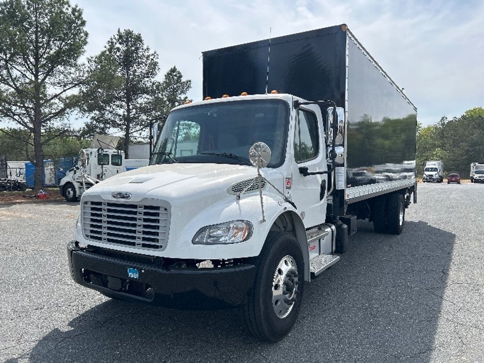 2022 Freightliner M2 106 Medium Duty photo 3