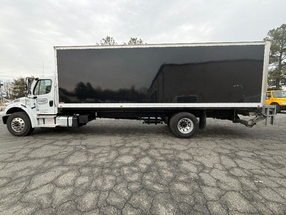 Medium Duty Box Truck-Light and Medium Duty Trucks-Freightliner-2022-M2-Fredericksburg-VA-142,387\n\t\tmiles-$ 52,500 - Image 15