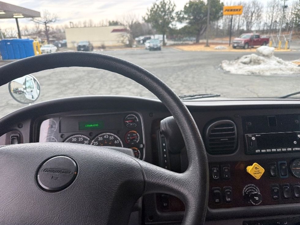 Medium Duty Box Truck-Light and Medium Duty Trucks-Freightliner-2022-M2-Fredericksburg-VA-142,387\n\t\tmiles-$ 52,500 - Image 19