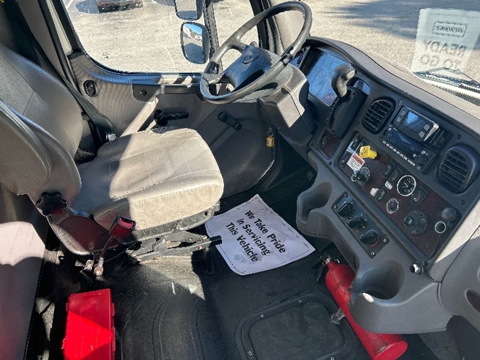 Medium Duty Box Truck-Light and Medium Duty Trucks-Freightliner-2022-M2-Fredericksburg-VA-240,551\n\t\tmiles-$ 52,250 - Image 22