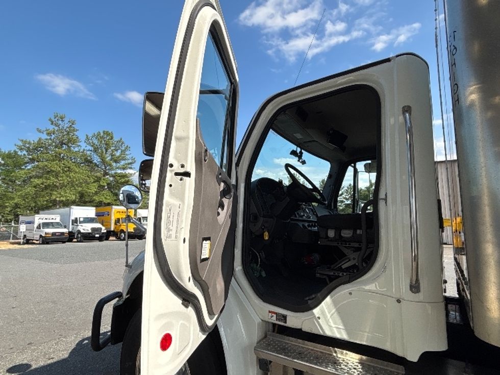Medium Duty Box Truck-Light and Medium Duty Trucks-Freightliner-2022-M2-Fredericksburg-VA-360,565\n\t\tmiles-$ 28,750 - Image 15