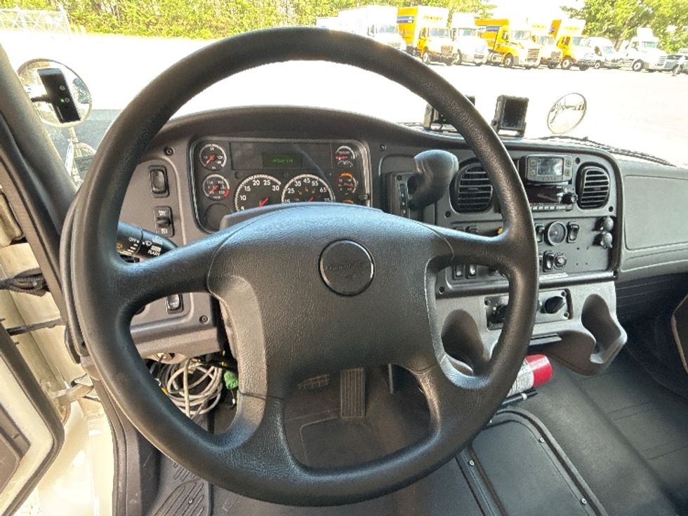 Medium Duty Box Truck-Light and Medium Duty Trucks-Freightliner-2022-M2-Fredericksburg-VA-360,565\n\t\tmiles-$ 28,750 - Image 16
