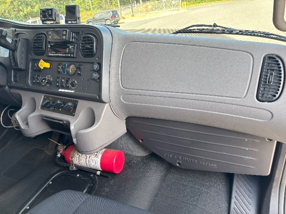 Medium Duty Box Truck-Light and Medium Duty Trucks-Freightliner-2022-M2-Fredericksburg-VA-360,565\n\t\tmiles-$ 28,750 - Image 20