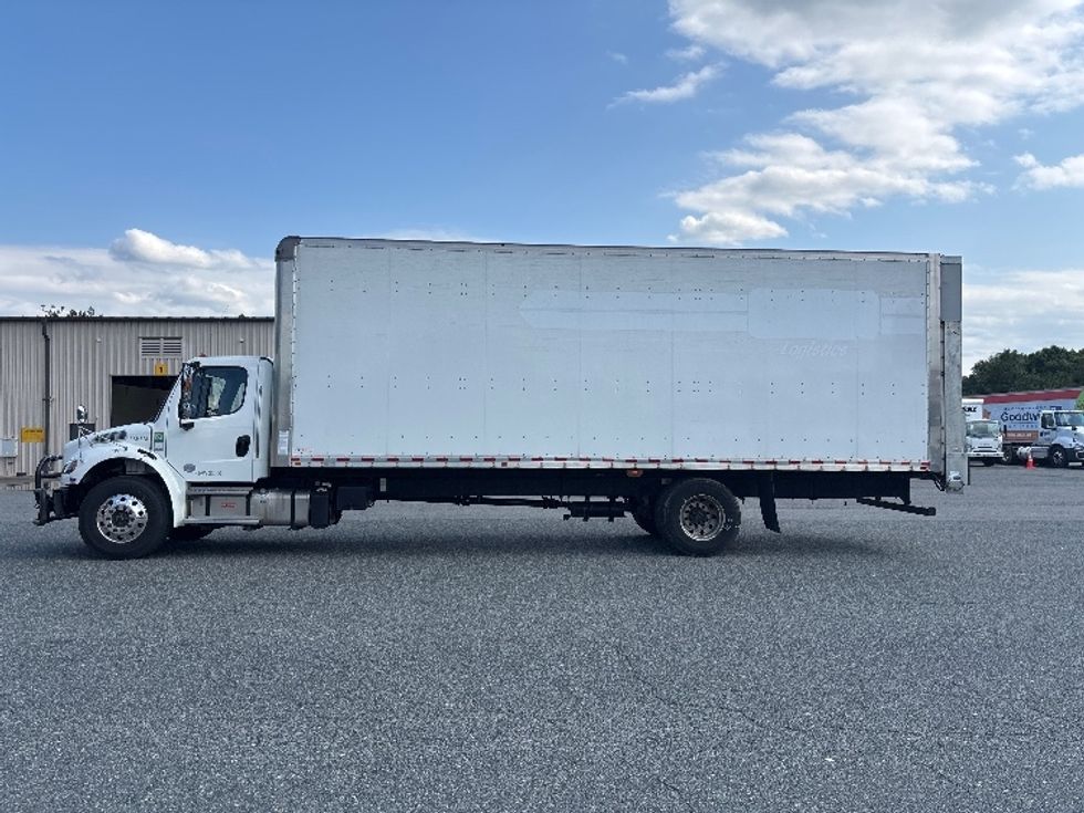 Medium Duty Box Truck-Light and Medium Duty Trucks-Freightliner-2022-M2-Fredericksburg-VA-360,565\n\t\tmiles-$ 28,750 - Image 4