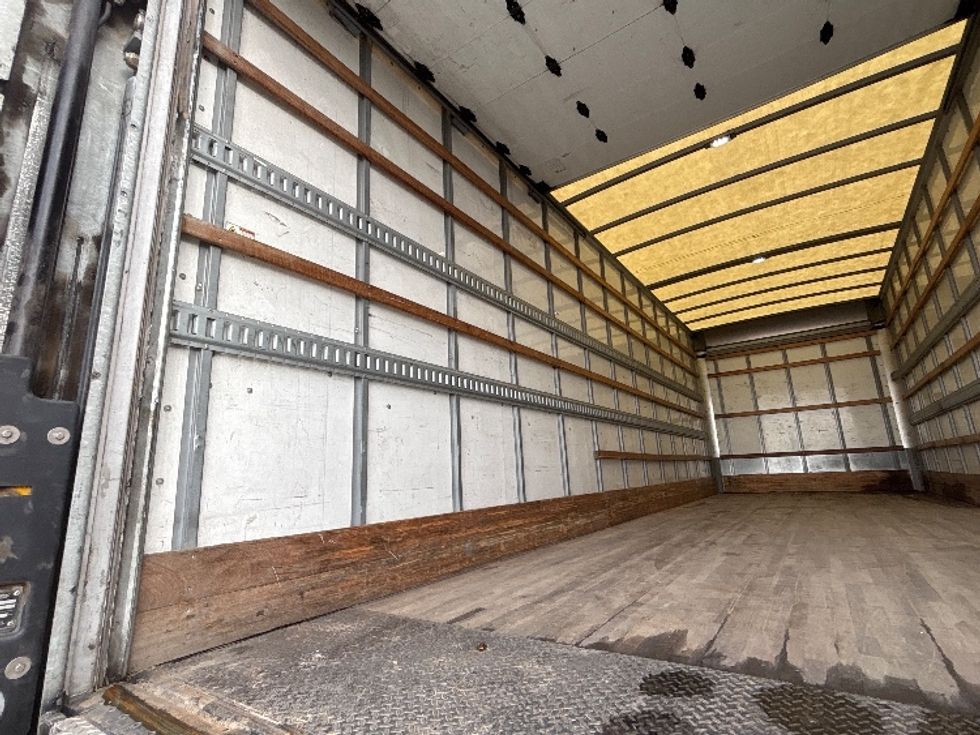 Medium Duty Box Truck-Light and Medium Duty Trucks-Freightliner-2022-M2-Fresno-CA-71,896\n\t\tmiles-$ 82,000 - Image 11