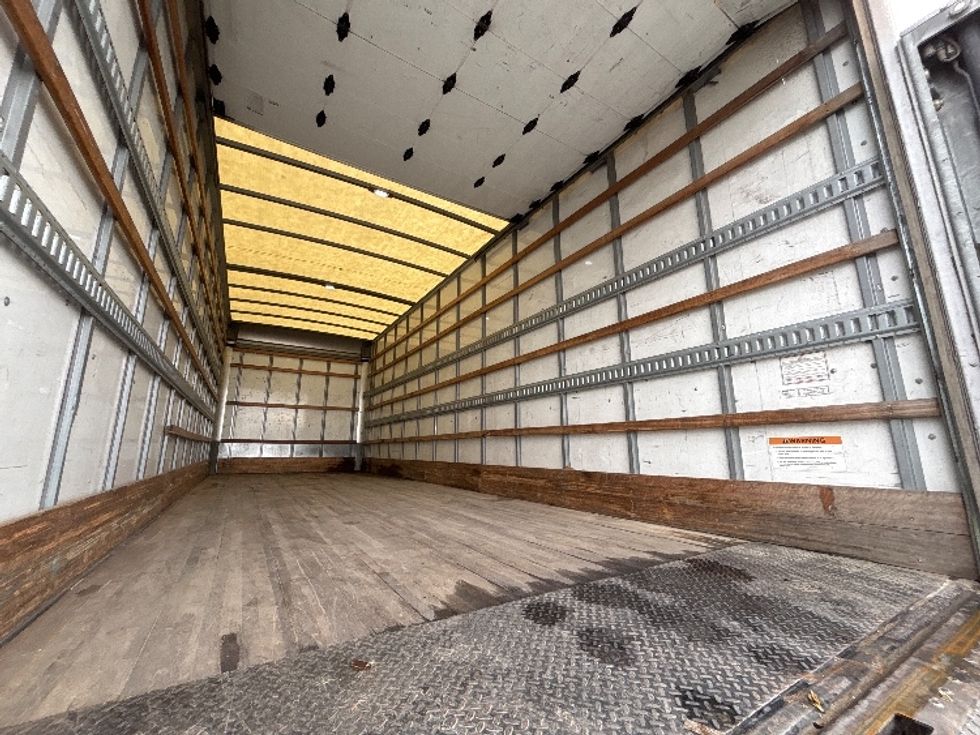 Medium Duty Box Truck-Light and Medium Duty Trucks-Freightliner-2022-M2-Fresno-CA-71,896\n\t\tmiles-$ 82,000 - Image 12