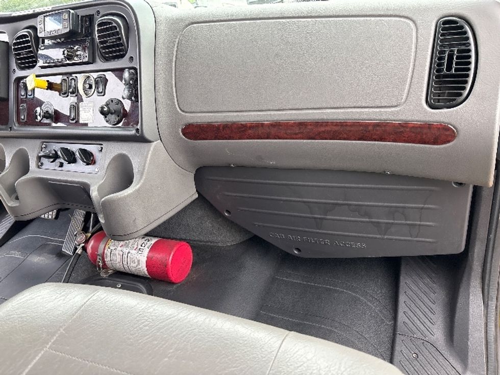 Medium Duty Box Truck-Light and Medium Duty Trucks-Freightliner-2022-M2-Fresno-CA-71,896\n\t\tmiles-$ 82,000 - Image 21