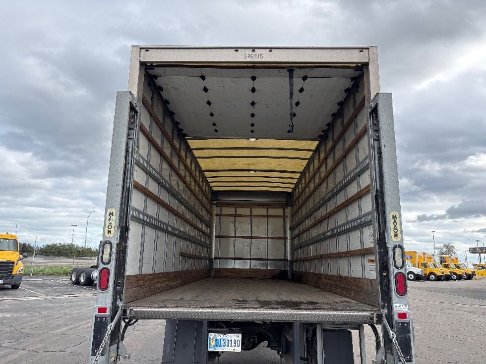 Medium Duty Box Truck-Light and Medium Duty Trucks-Freightliner-2022-M2-Fresno-CA-71,896\n\t\tmiles-$ 82,000 - Image 8