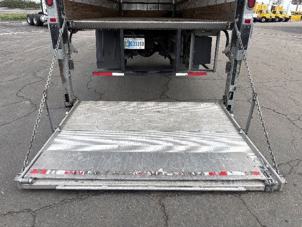 Medium Duty Box Truck-Light and Medium Duty Trucks-Freightliner-2022-M2-Fresno-CA-71,896\n\t\tmiles-$ 82,000 - Image 9