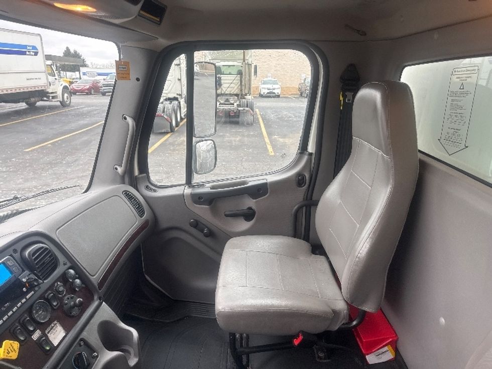 Medium Duty Box Truck-Light and Medium Duty Trucks-Freightliner-2022-M2-Gahanna-OH-155,892\n\t\tmiles-$ 68,250 - Image 19