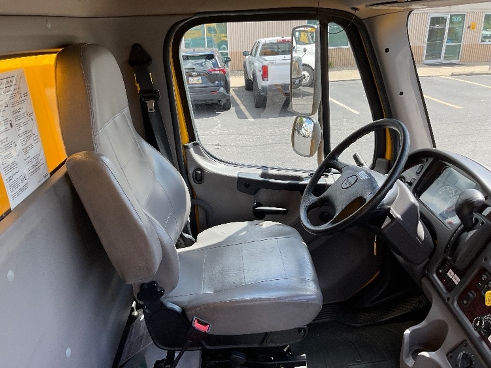 Medium Duty Box Truck-Light and Medium Duty Trucks-Freightliner-2022-M2-Gahanna-OH-96,861\n\t\tmiles-$ 76,500 - Image 22