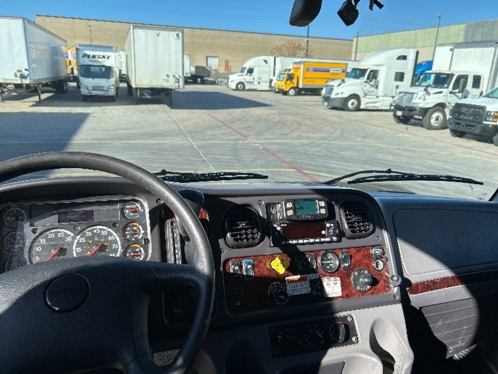 Medium Duty Box Truck-Light and Medium Duty Trucks-Freightliner-2022-M2-Garland-TX-104,473\n\t\tmiles-$ 76,250 - Image 18
