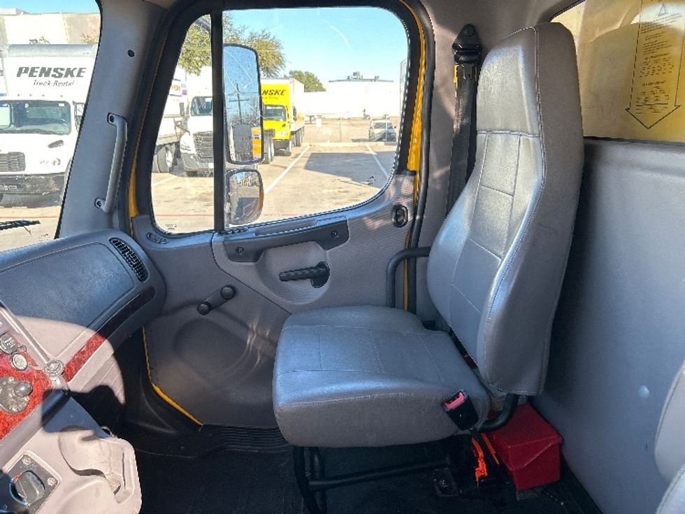 Medium Duty Box Truck-Light and Medium Duty Trucks-Freightliner-2022-M2-Garland-TX-104,473\n\t\tmiles-$ 76,250 - Image 19