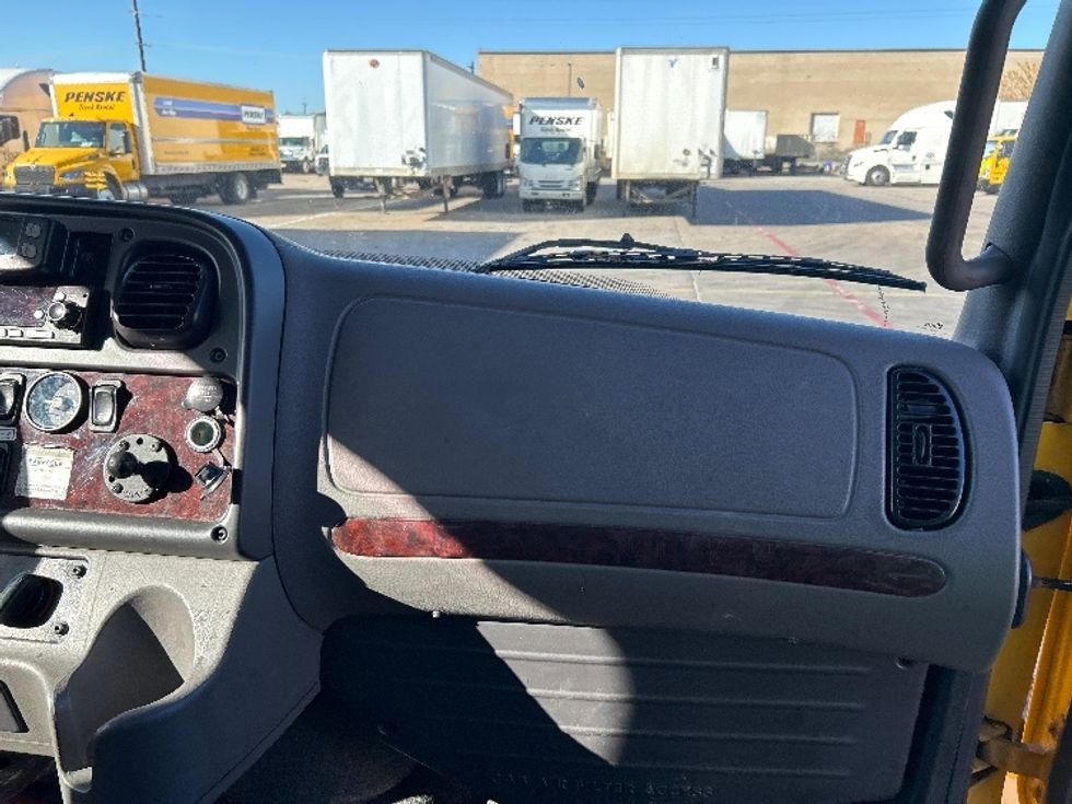 Medium Duty Box Truck-Light and Medium Duty Trucks-Freightliner-2022-M2-Garland-TX-104,473\n\t\tmiles-$ 76,250 - Image 21