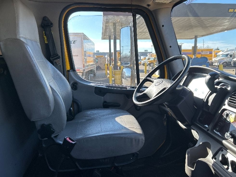 Medium Duty Box Truck-Light and Medium Duty Trucks-Freightliner-2022-M2-Garland-TX-104,473\n\t\tmiles-$ 76,250 - Image 22