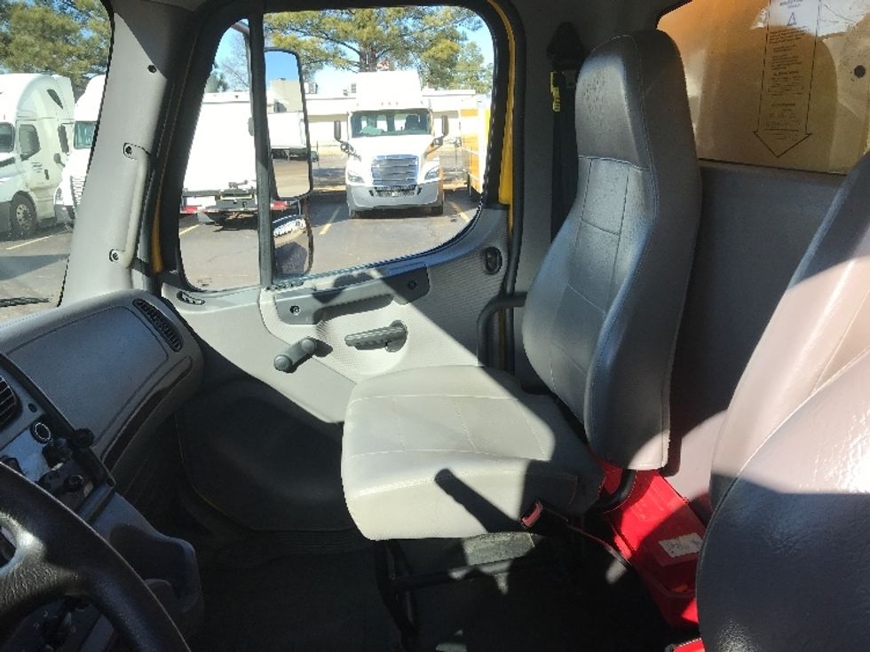 Medium Duty Box Truck-Light and Medium Duty Trucks-Freightliner-2022-M2-Gaylord-MI-99,074\n\t\tmiles-$ 75,250 - Image 19