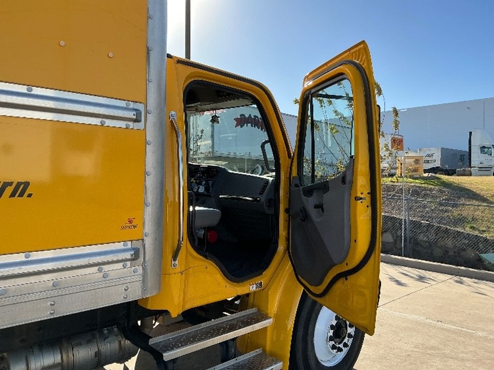 Medium Duty Box Truck-Light and Medium Duty Trucks-Freightliner-2022-M2-Grand Prairie-TX-65,531\n\t\tmiles-$ 82,000 - Image 20
