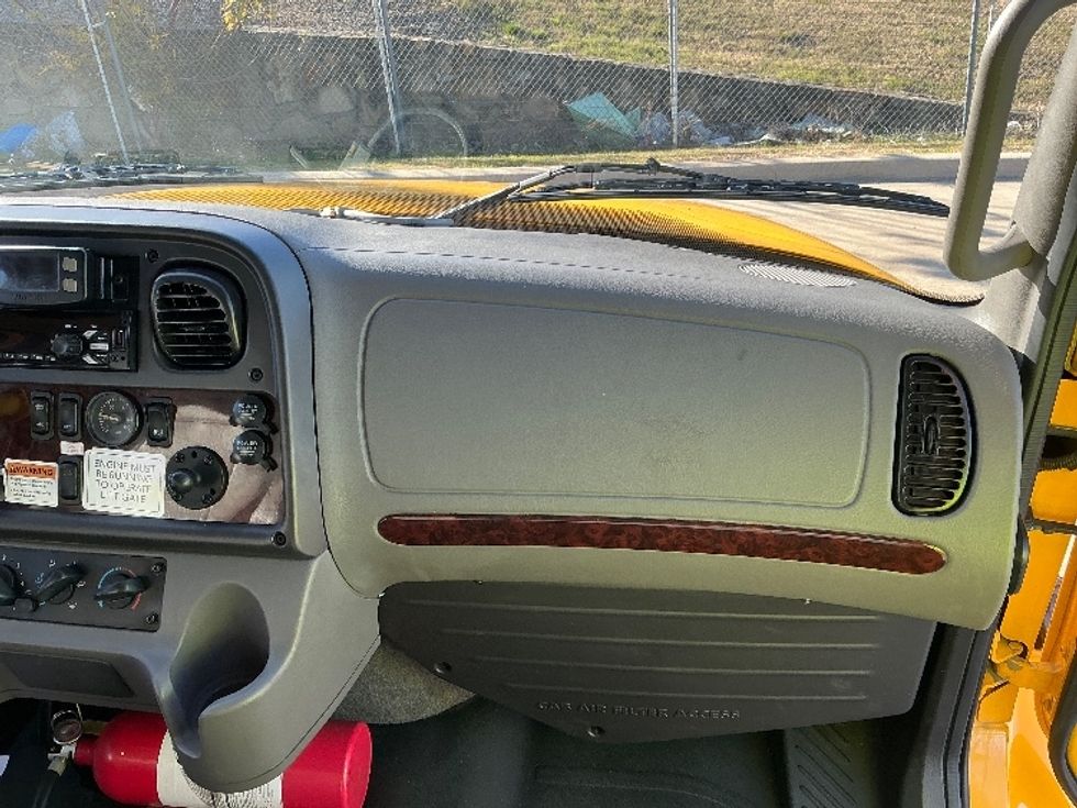 Medium Duty Box Truck-Light and Medium Duty Trucks-Freightliner-2022-M2-Grand Prairie-TX-65,531\n\t\tmiles-$ 82,000 - Image 21