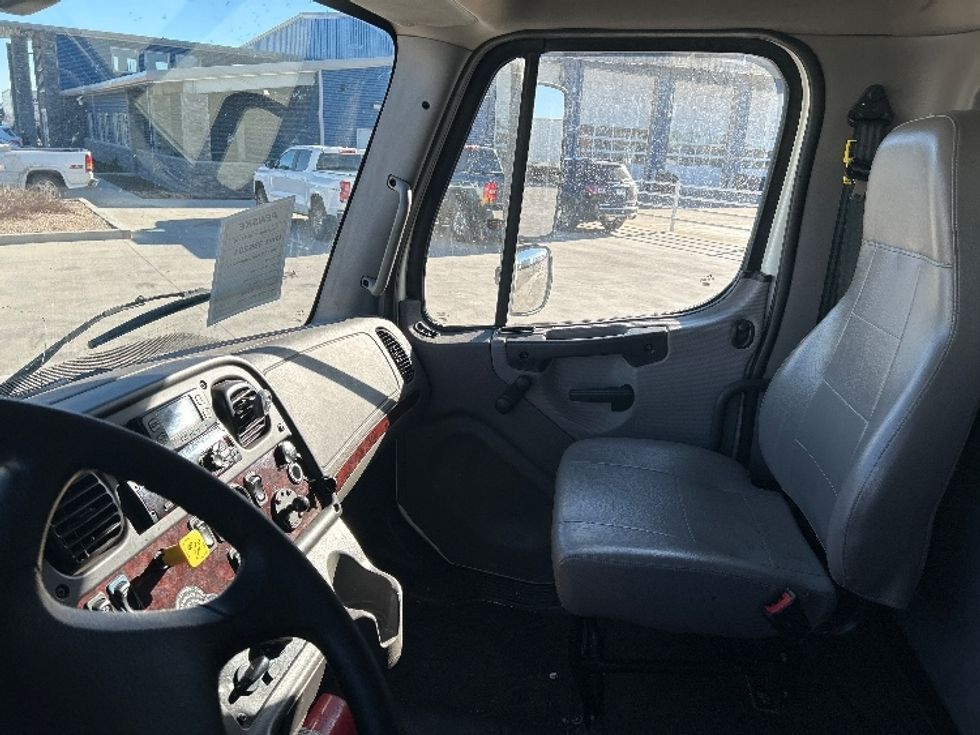 Medium Duty Box Truck-Light and Medium Duty Trucks-Freightliner-2022-M2-Greeley-CO-129,798\n\t\tmiles-$ 73,000 - Image 14