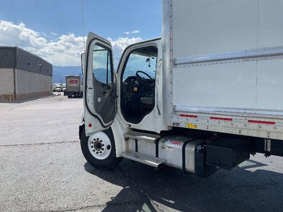 Medium Duty Box Truck-Light and Medium Duty Trucks-Freightliner-2022-M2-Greeley-CO-149,164\n\t\tmiles-$ 69,250 - Image 16