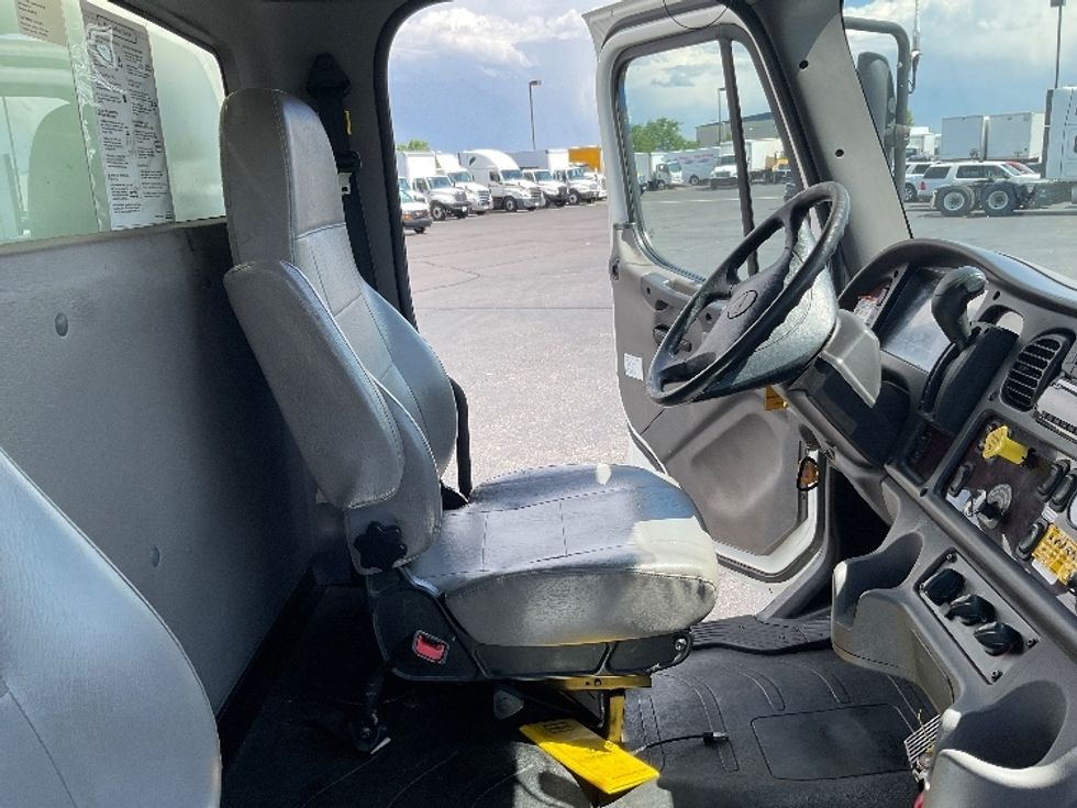 Medium Duty Box Truck-Light and Medium Duty Trucks-Freightliner-2022-M2-Greeley-CO-149,164\n\t\tmiles-$ 69,250 - Image 22