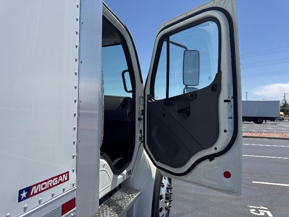 Medium Duty Box Truck-Light and Medium Duty Trucks-Freightliner-2022-M2-Greeley-CO-197,100\n\t\tmiles-$ 63,750 - Image 20