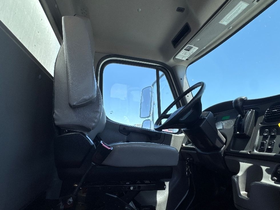 Medium Duty Box Truck-Light and Medium Duty Trucks-Freightliner-2022-M2-Greeley-CO-197,100\n\t\tmiles-$ 63,750 - Image 22