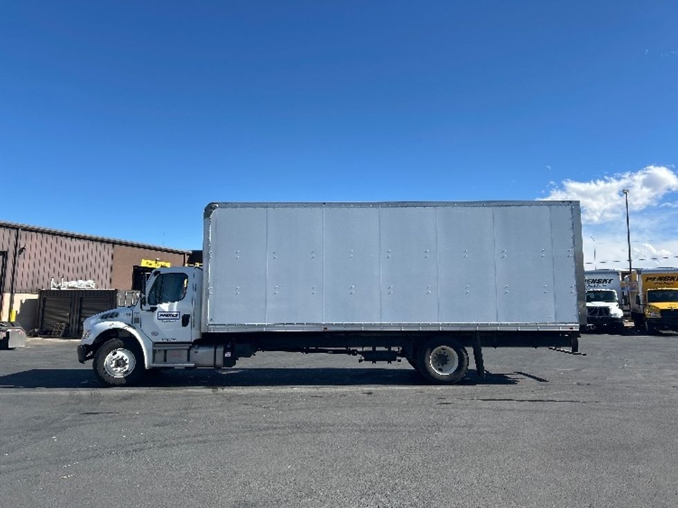 Medium Duty Box Truck-Light and Medium Duty Trucks-Freightliner-2022-M2-Greeley-CO-52,064\n\t\tmiles-$ 75,000 - Image 4