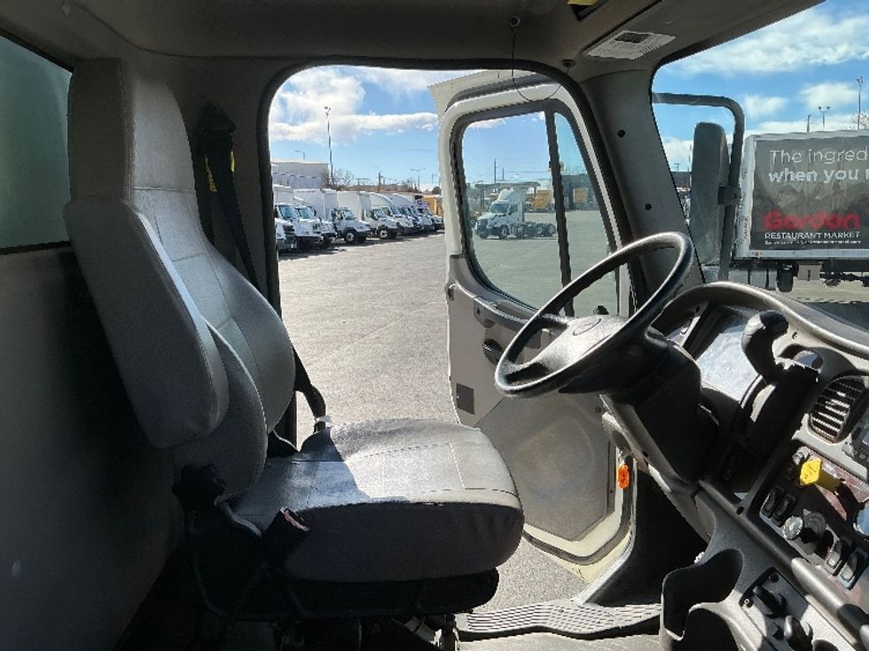 Medium Duty Box Truck-Light and Medium Duty Trucks-Freightliner-2022-M2-Greeley-CO-67,800\n\t\tmiles-$ 73,250 - Image 22