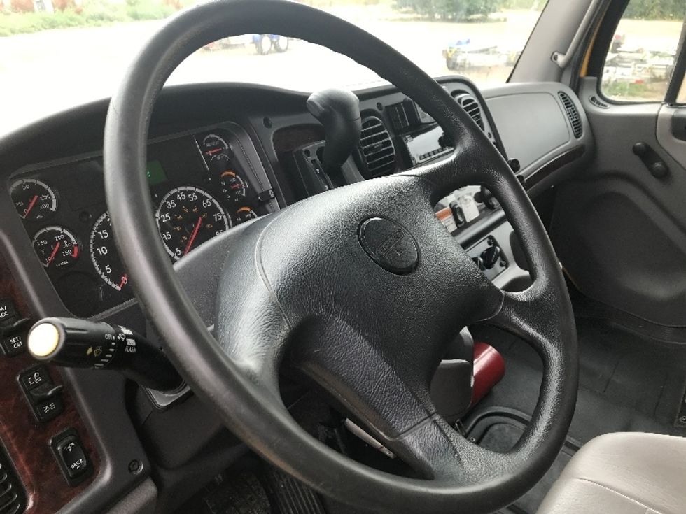 Medium Duty Box Truck-Light and Medium Duty Trucks-Freightliner-2022-M2-Greeley-CO-86,500\n\t\tmiles-$ 77,750 - Image 17