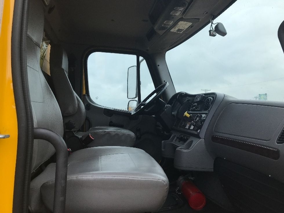 Medium Duty Box Truck-Light and Medium Duty Trucks-Freightliner-2022-M2-Greeley-CO-91,143\n\t\tmiles-$ 78,250 - Image 22