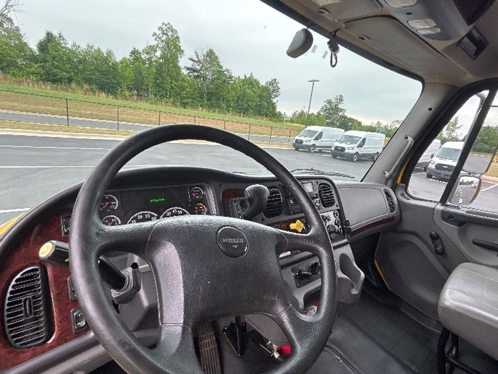Medium Duty Box Truck-Light and Medium Duty Trucks-Freightliner-2022-M2-Greensboro-NC-170,250\n\t\tmiles-$ 51,500 - Image 17